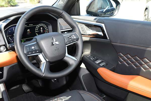 2025 Mitsubishi Outlander PHEV Exceed Tourer ZM