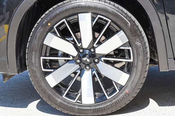 2025 Mitsubishi Outlander Exceed ZM