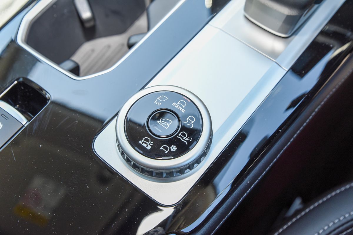 2025 Mitsubishi Outlander Exceed ZM