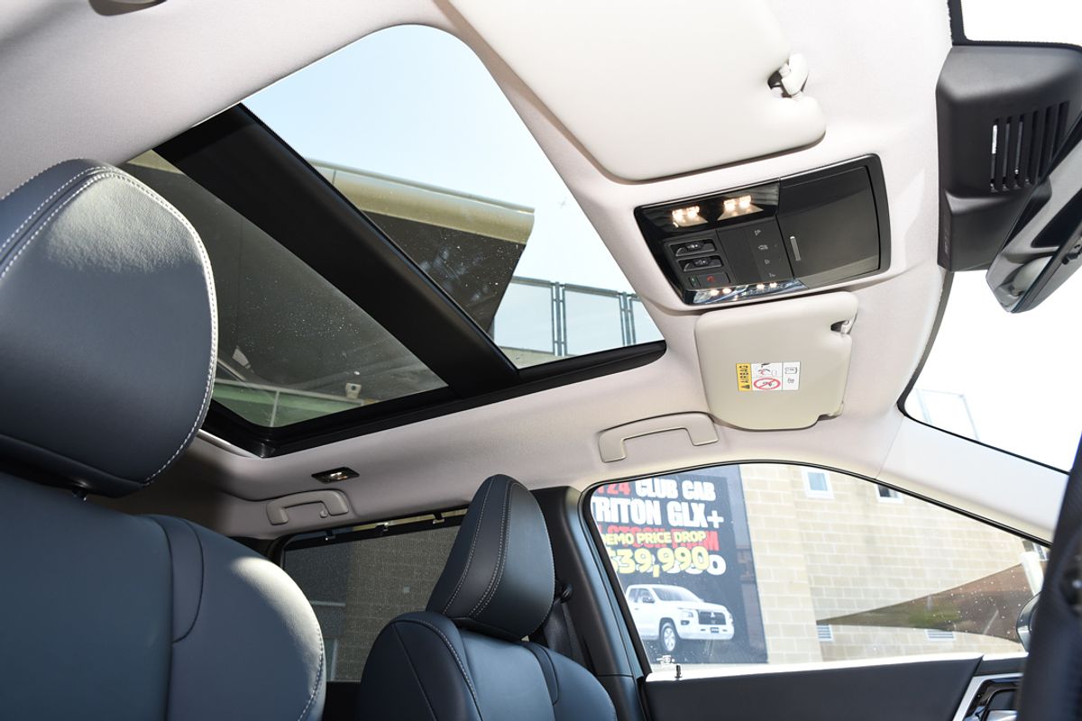 2025 Mitsubishi Outlander Exceed ZM