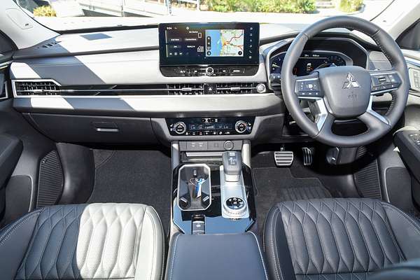 2025 Mitsubishi Outlander Exceed ZM