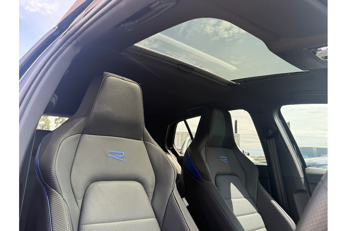 2024 Volkswagen Golf R 8