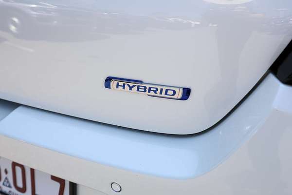 2025 Suzuki Swift Hybrid GLX UZ