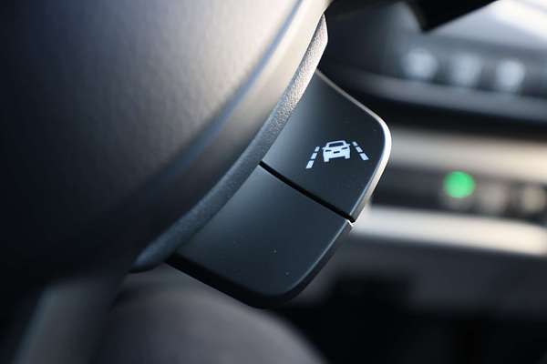 2025 Suzuki Swift Hybrid GLX UZ