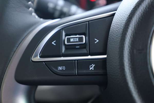 2025 Suzuki Swift Hybrid GLX UZ