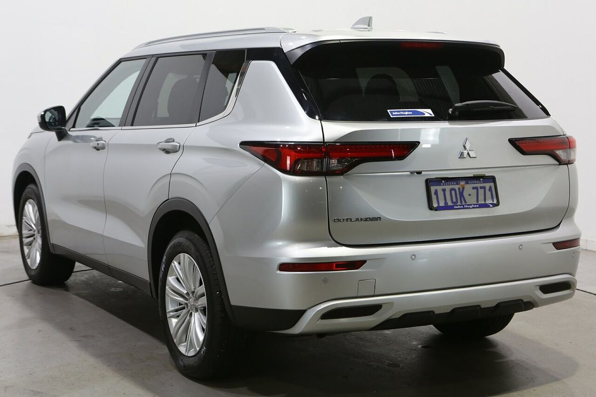 2025 Mitsubishi Outlander LS ZM