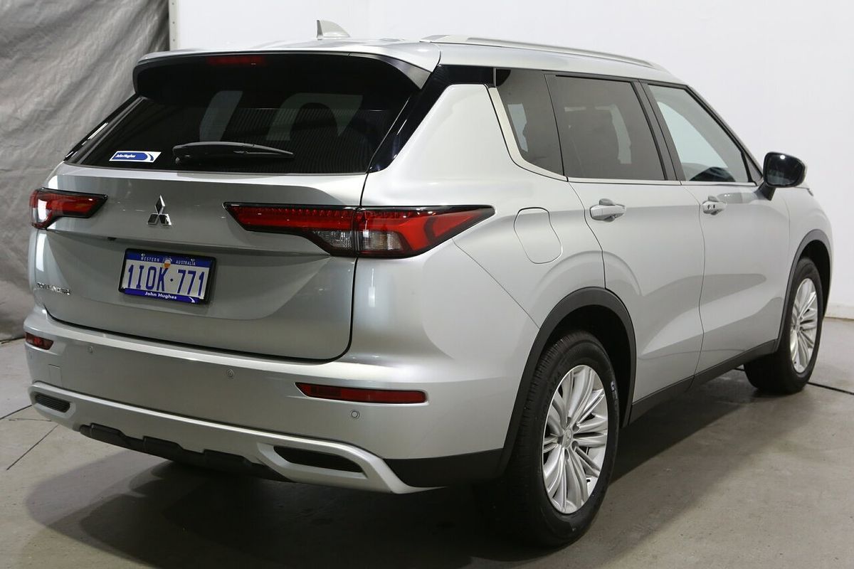2025 Mitsubishi Outlander LS ZM
