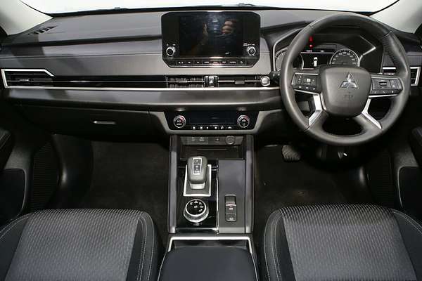 2025 Mitsubishi Outlander LS ZM