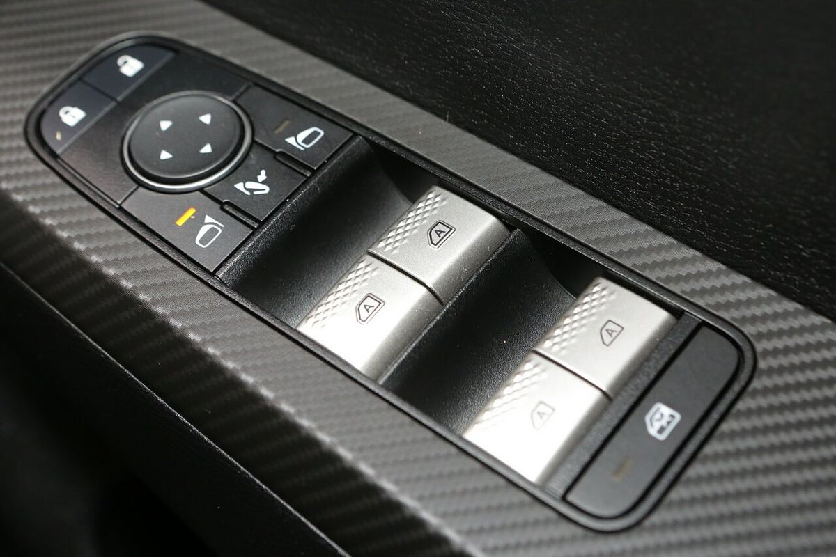 2025 Mitsubishi Outlander LS ZM