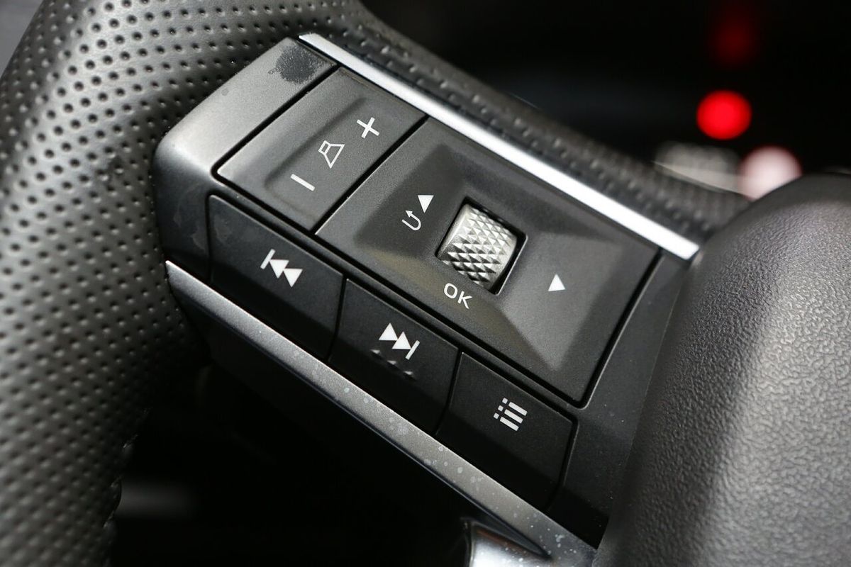 2025 Mitsubishi Outlander LS ZM