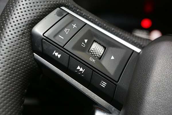2025 Mitsubishi Outlander LS ZM