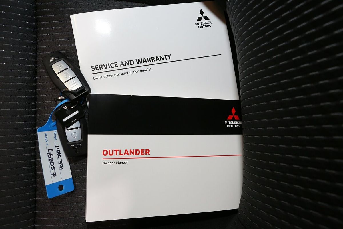 2025 Mitsubishi Outlander LS ZM