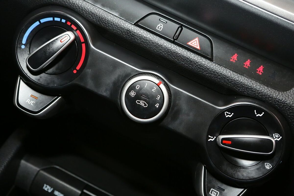 2024 Kia Stonic S YB