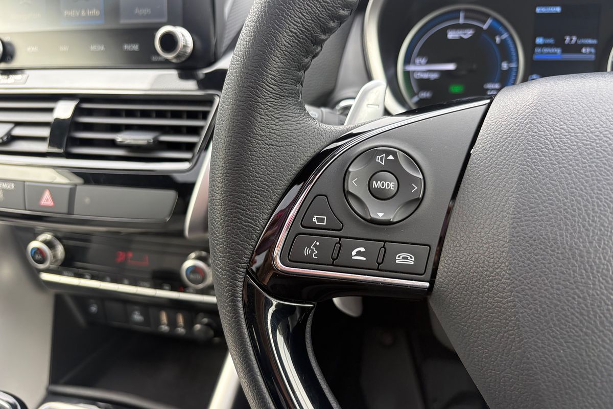 2024 Mitsubishi Eclipse Cross PHEV Exceed YB