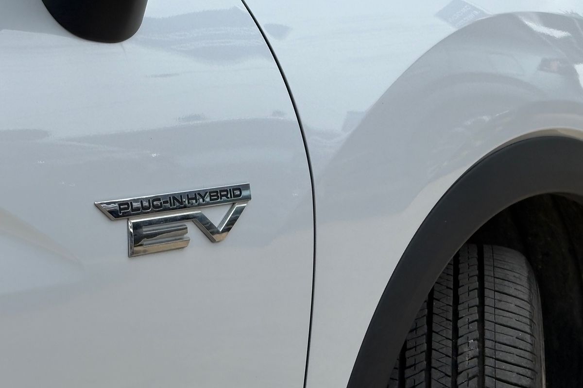 2024 Mitsubishi Eclipse Cross PHEV Exceed YB