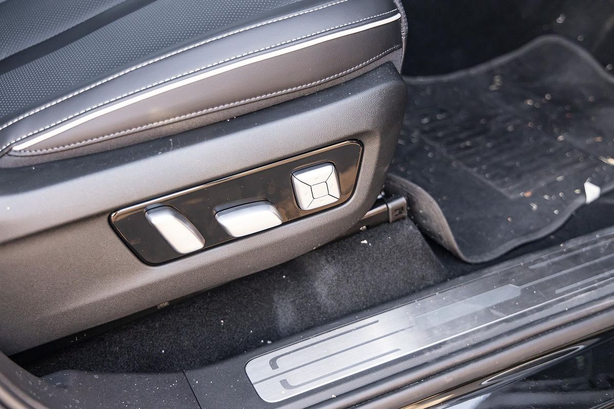 2025 GWM Tank 300 Ultra P01