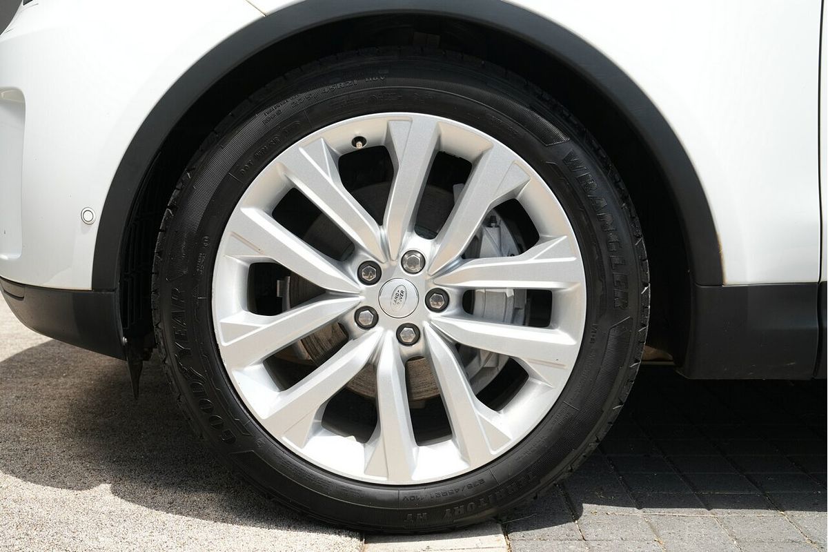 2022 Land Rover Discovery D300 SE Series 5