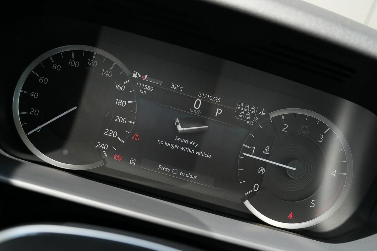 2022 Land Rover Discovery D300 SE Series 5