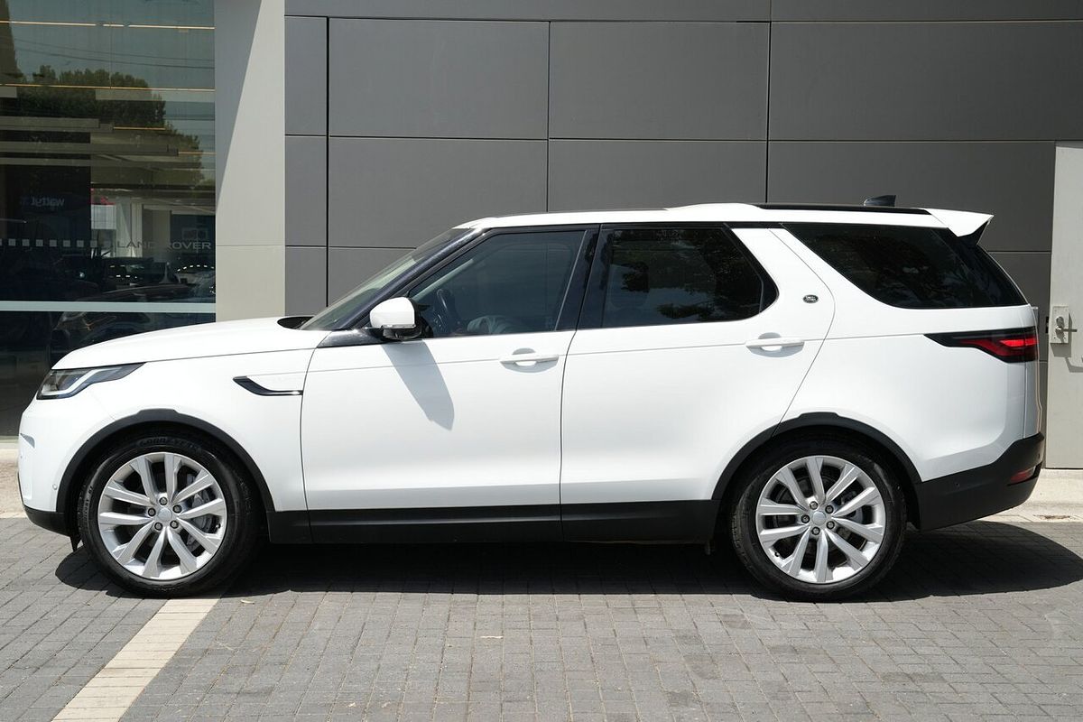 2022 Land Rover Discovery D300 SE Series 5