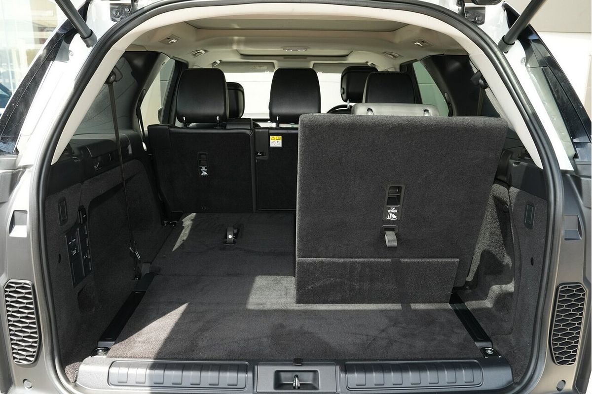 2022 Land Rover Discovery D300 SE Series 5