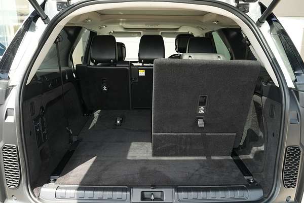 2022 Land Rover Discovery D300 SE Series 5