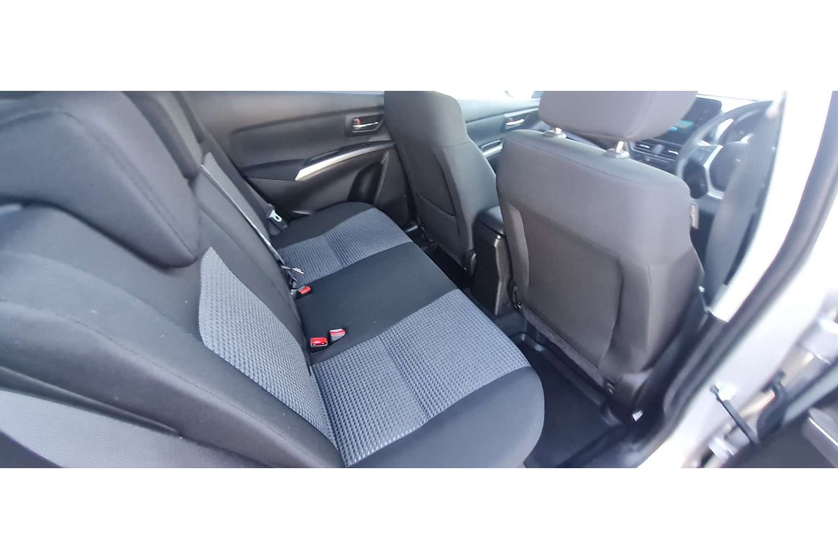 2023 Suzuki S-Cross GLX JYB
