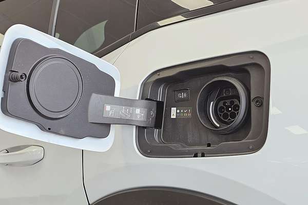 2023 Peugeot 408 GT Plug-In Hybrid P54