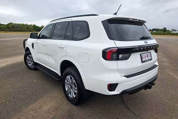 2025 Ford Everest Ambiente  2.0L
