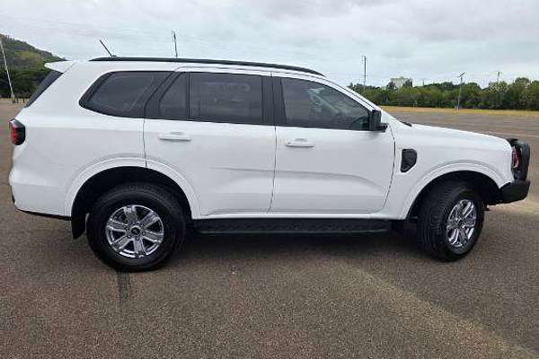 2025 Ford Everest Ambiente  2.0L