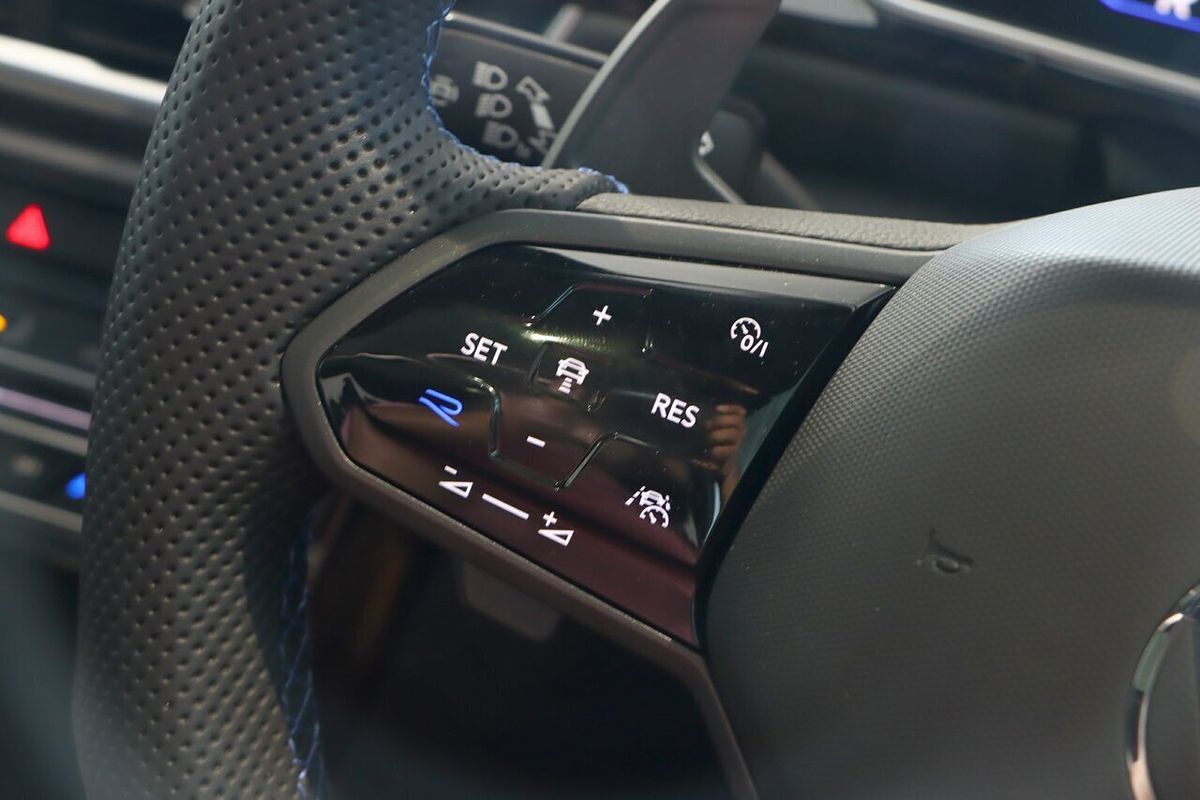 2025 Volkswagen T-Roc R D11