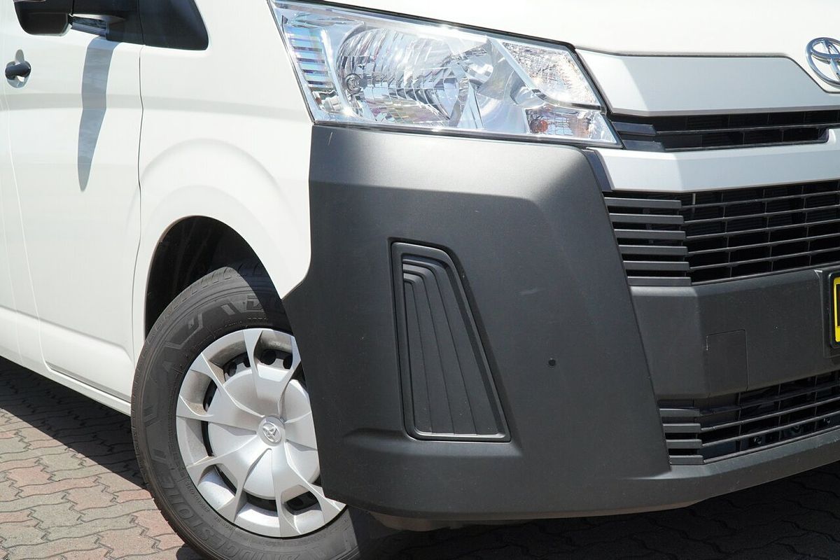2025 Toyota Hiace Commuter GDH322R ELWB High Roof