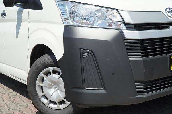 2025 Toyota Hiace Commuter GDH322R ELWB High Roof