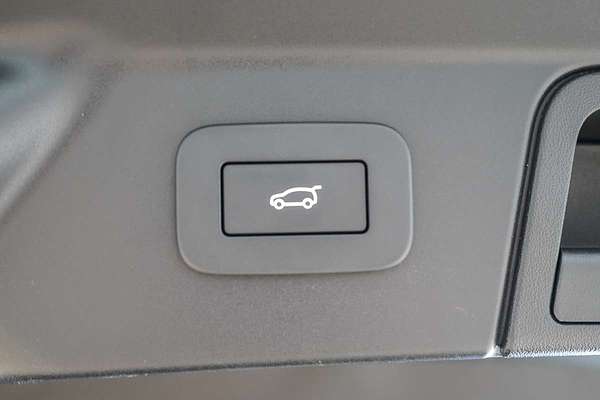 2023 Land Rover Range Rover Velar P400 R-Dynamic SE L560