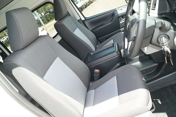 2025 Toyota Hiace Commuter GDH322R ELWB High Roof