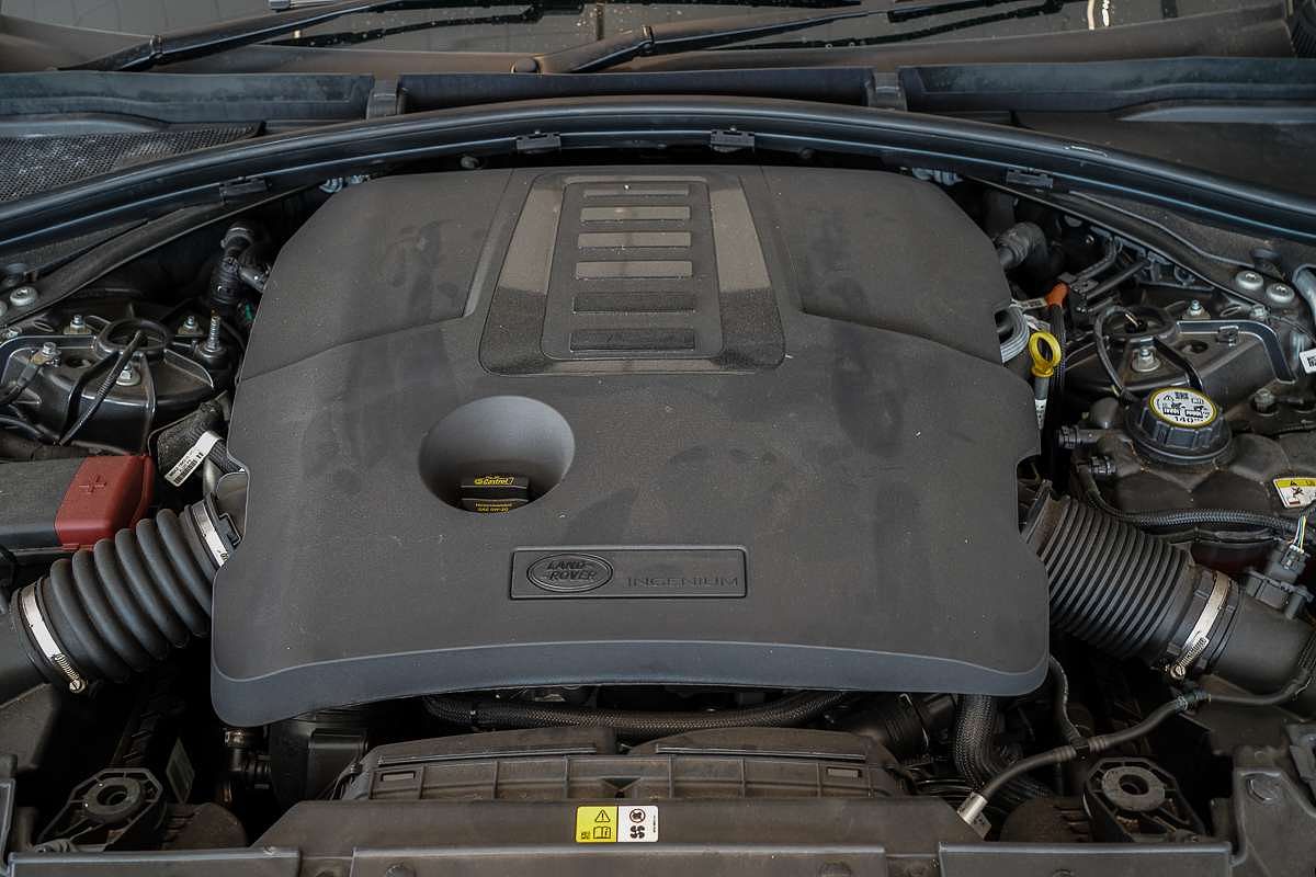 2023 Land Rover Range Rover Velar P400 R-Dynamic SE L560