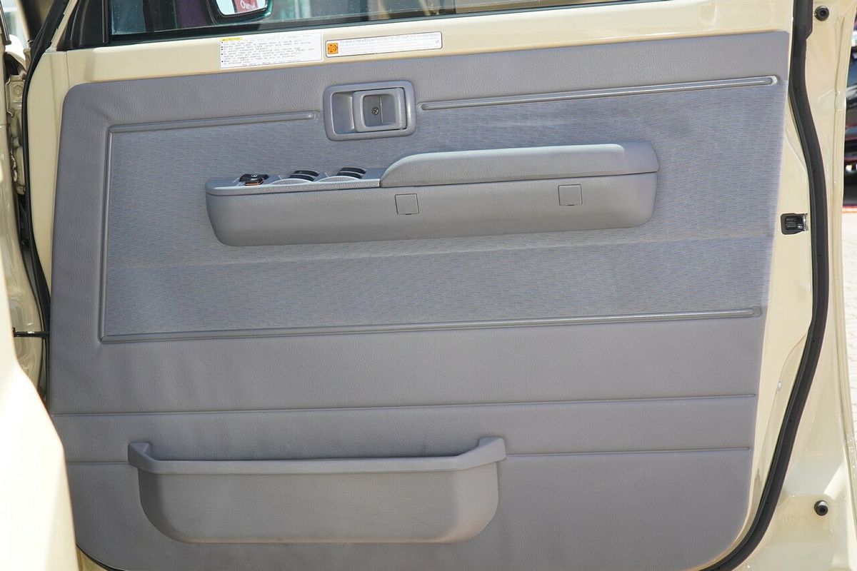2024 Toyota Landcruiser GXL GDJL76R