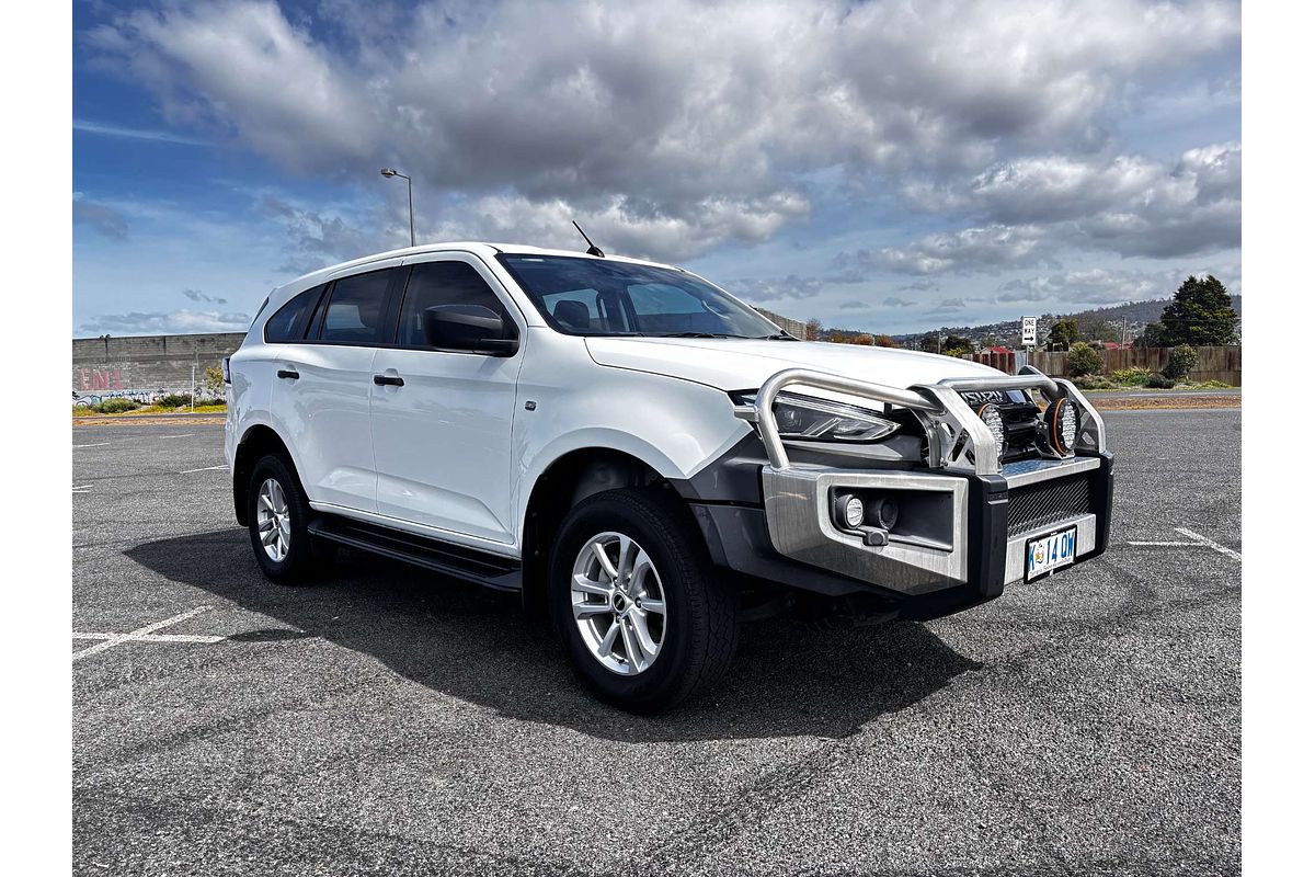 2022 Isuzu MU-X LS-M