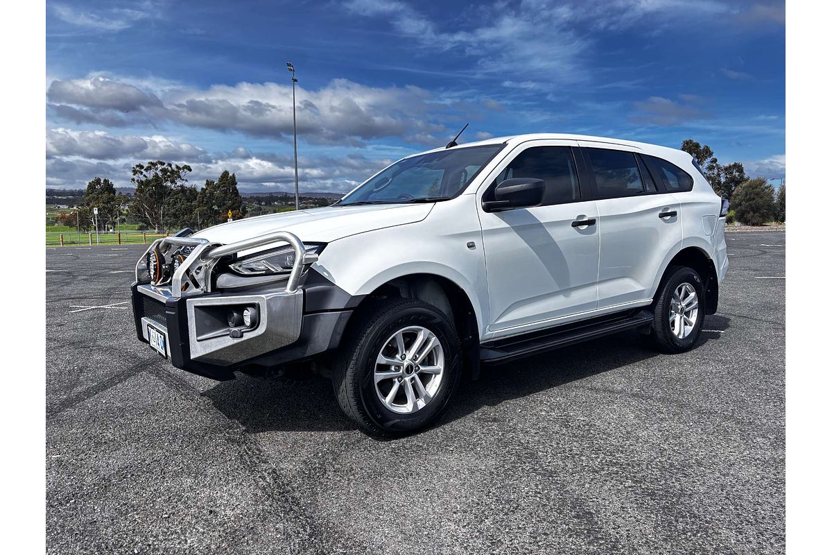 2022 Isuzu MU-X LS-M