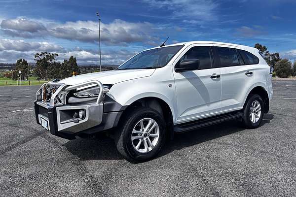 2022 Isuzu MU-X LS-M