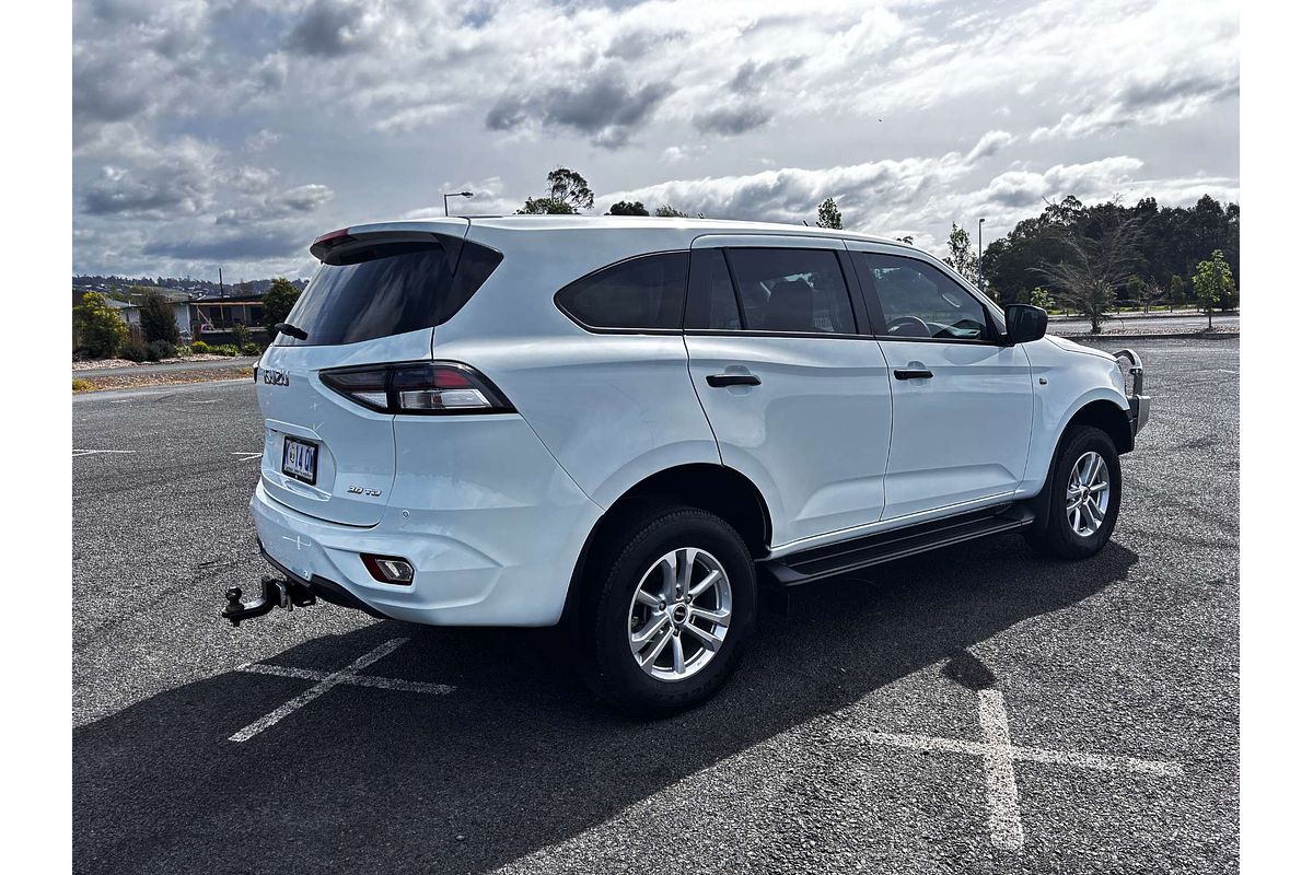 2022 Isuzu MU-X LS-M