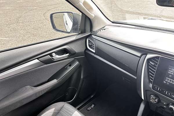 2022 Isuzu MU-X LS-M