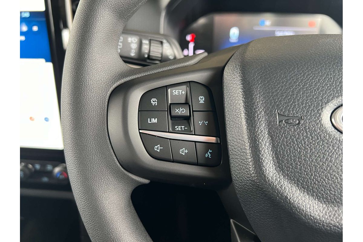 2025 Ford Everest Ambiente  2.0L