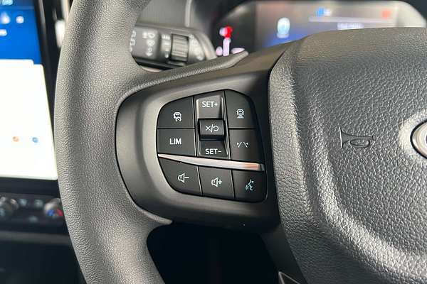 2025 Ford Everest Ambiente  2.0L