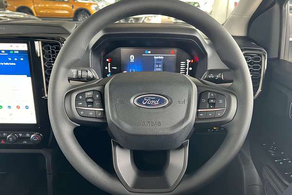 2025 Ford Everest Ambiente  2.0L