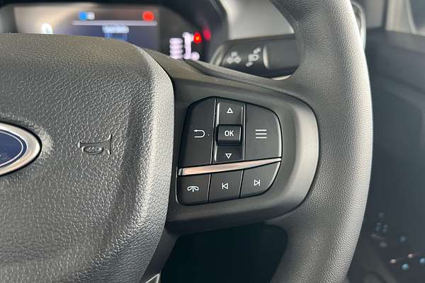 2025 Ford Everest Ambiente  2.0L