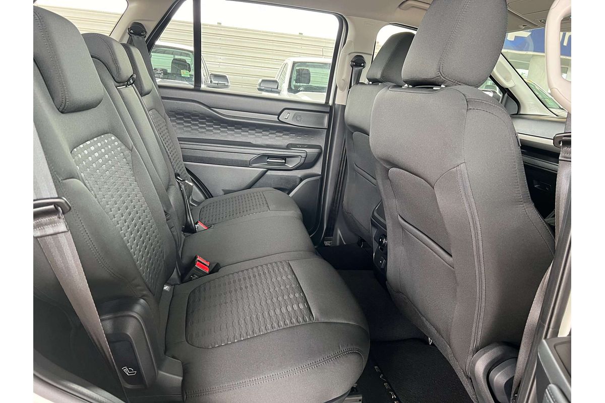 2025 Ford Everest Ambiente  2.0L