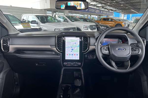 2025 Ford Everest Ambiente  2.0L