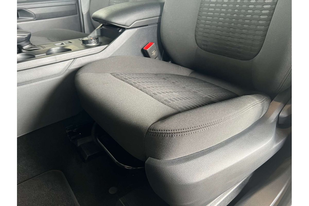 2025 Ford Everest Ambiente  2.0L