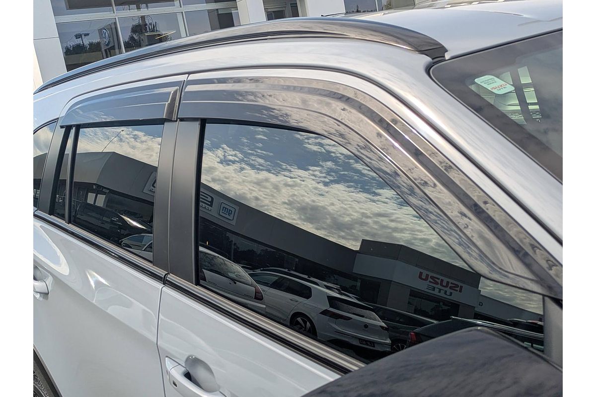 2025 Isuzu MU-X X-TERRAIN