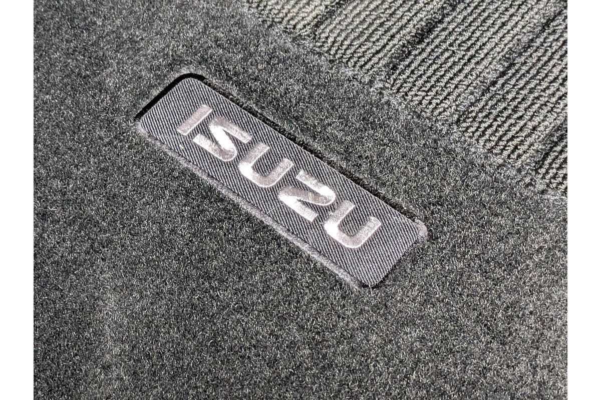 2025 Isuzu MU-X X-TERRAIN